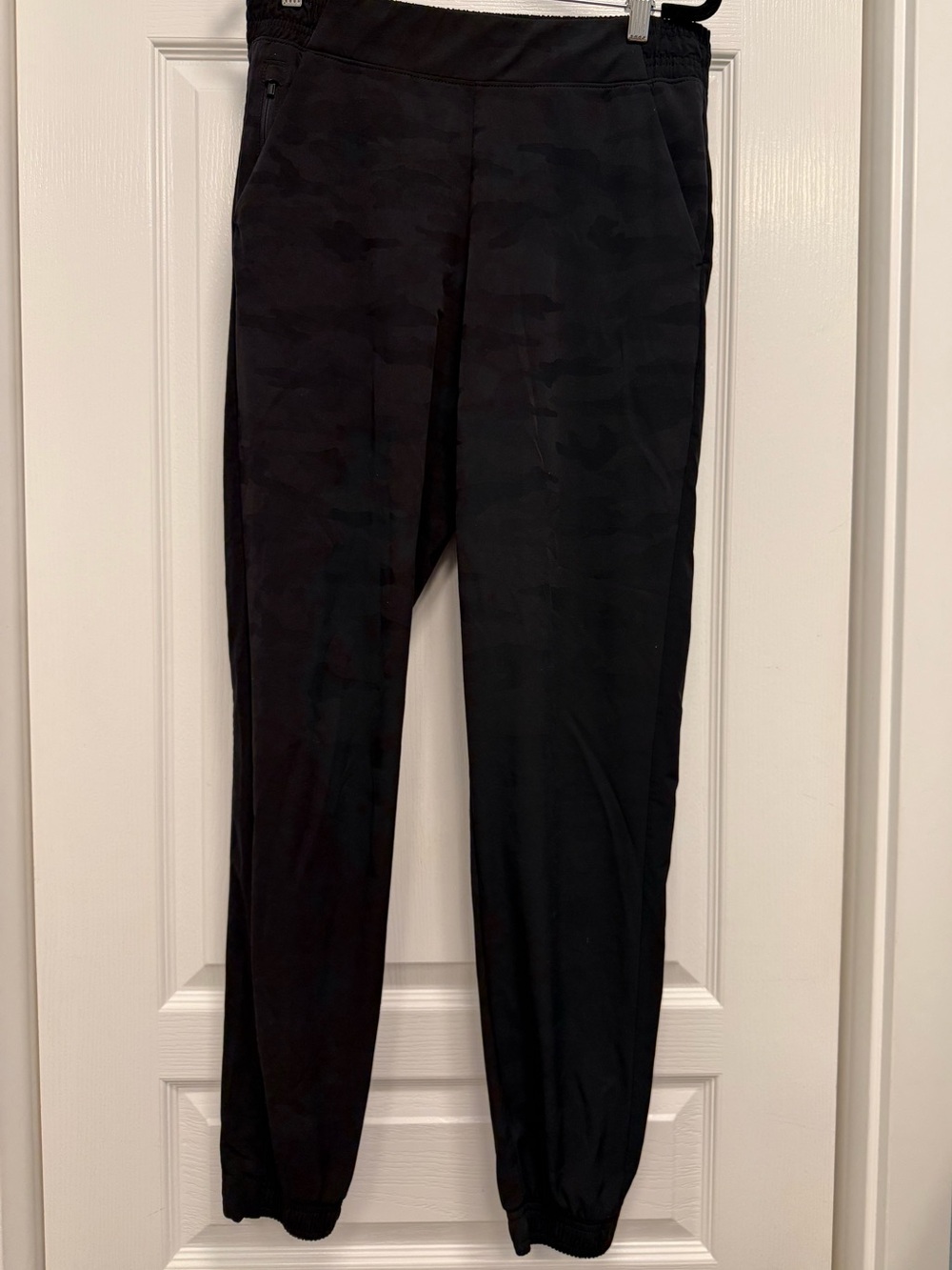 Athleta Black Brooklyn Camo-Pattern Joggers, Size 8T